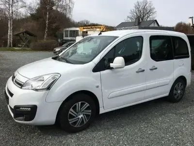 Used Citroën Berlingo SELECTION 99 HP (72 kW) 2015 White Minivan