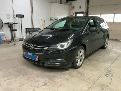 Używany Opel Astra Innovation 136 KM (100 kW) 2019 Czarny Sedan/Limuzyna