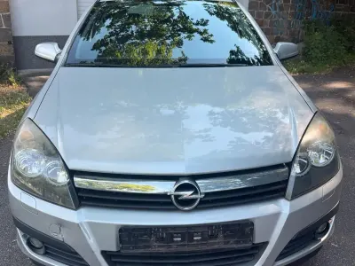 Gebraucht Opel Astra S 105 PS (77 kW) 2005 Silber Kombi