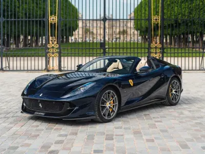 Usata Ferrari 812 2023 Blu Cabrio