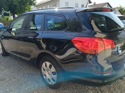 Gebraucht Opel Astra Edition 120 PS (88 kW) 2012 Schwarz Kombi
