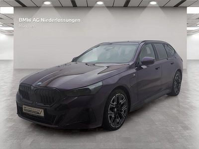 Gebraucht BMW 550e M Sport 313 PS (230 kW) 2025 Gold Kombi