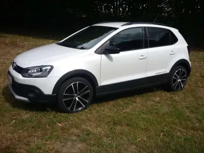 Gebraucht VW Polo Cross 90 PS (66 kW) 2014 Oryxweiß perlmutteffekt Kleinwagen