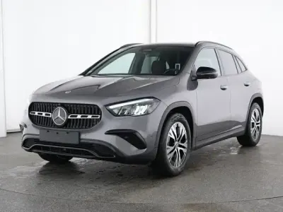 Gebraucht Mercedes GLA220 Night 190 PS (139 kW) 2025 lack mountaingrau SUV