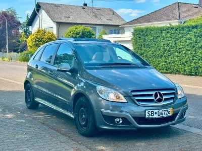 Gebraucht Mercedes B180 116 PS (85 kW) 2009 Grau Van / Kleinbus