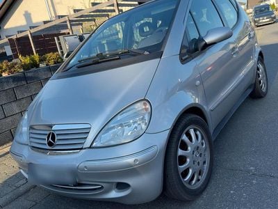 Second-hand Mercedes A190 125 CP (91 kW) 2001 Argintiu Hatchback