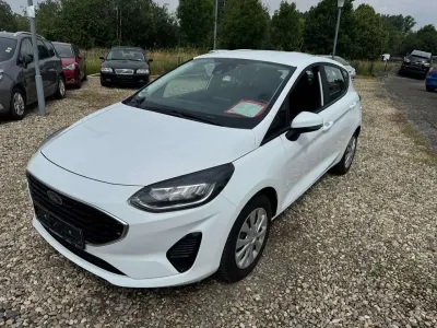 Gebraucht Ford Fiesta Cool & Connect 75 PS (55 kW) 2022 Frostweiß Kleinwagen
