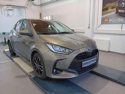 Gebraucht Toyota Yaris Hybrid 116 PS (85 kW) 2022 Braun SUV