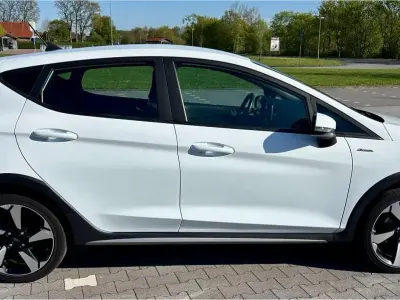 Gebraucht Ford Fiesta Active 101 PS (74 kW) 2019 Weiß Kleinwagen