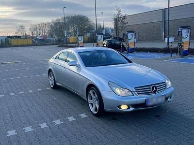 Usata Mercedes CLS500 387 CV (284 kW) 2006 Argento Berlina