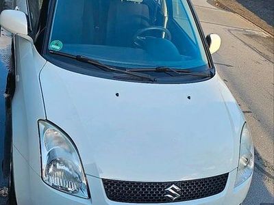 Gebraucht Suzuki Swift 92 PS (67 kW) 2009 Weiß Kleinwagen