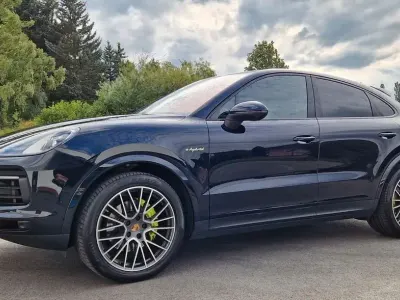 Gebraucht Porsche Cayenne E-Hybrid 462 PS (339 kW) 2020 Blau SUV