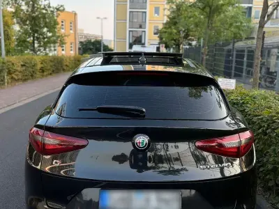 Gebraucht Alfa Romeo Stelvio Super 209 PS (153 kW) 2017 Schwarz SUV