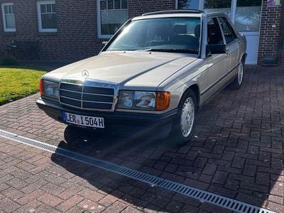 Second-hand Mercedes 190 90 CP (66 kW) 1987 Berlinǎ