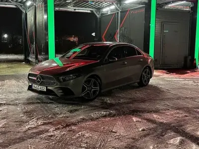 Gebraucht Mercedes A200 163 PS (119 kW) 2019 Grau Limousine