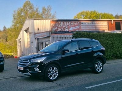Usado Ford Kuga 182 HP (133 kW) 2017 Preto SUV