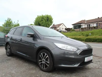 Gebraucht Ford Focus Trend 101 PS (74 kW) 2016 Grau Kombi
