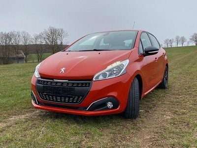 Gebraucht Peugeot 208 Allure 82 PS (60 kW) 2015 Orange Kleinwagen