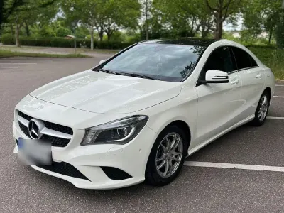 Gebraucht Mercedes CLA180 AMG line 122 PS (89 kW) 2015 Weiß Limousine