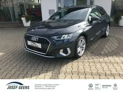 Używany Audi A3 Advanced 150 KM (110 kW) 2023 Szary Sedan/Limuzyna