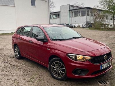 Second-hand Fiat Tipo 95 CP (69 kW) 2019 Roșu Break