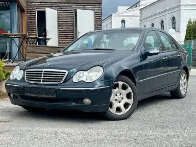 Gebraucht Mercedes C180 143 PS (105 kW) 2004 Blau Limousine