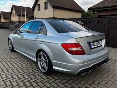 Mercedes C63 AMG