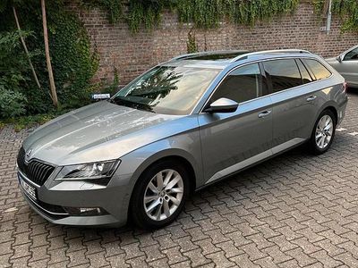 Gebraucht Skoda Superb Premium Edition 150 PS (110 kW) 2018 Silber Kombi