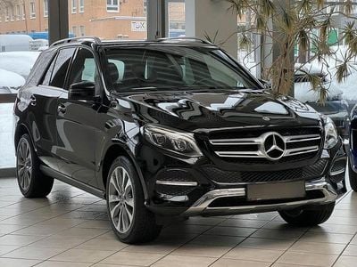 Schwarz metallic Gebraucht 2017 Mercedes GLE400 SUV | 35.240 € (Teuer)