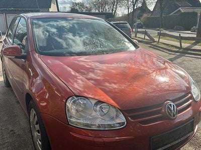 Second-hand VW Golf IV 75 CP (55 kW) 2006 Portocaliu Berlinǎ