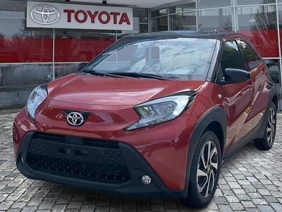 Neu Toyota Aygo X Business Edition 72 PS (52 kW) 2025 Grau SUV