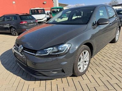 Gebraucht VW Golf VII Comfortline 116 PS (85 kW) 2019 Grau Limousine