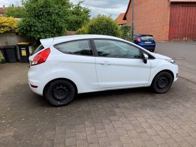 gebraucht Ford Fiesta 1,3L- 44 KW / 60 PS ERST. 10/2013 - TÜV/AU 11/2024