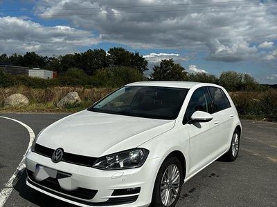 Używany VW Golf VII Edition 150 KM (110 kW) 2014 Biały Sedan/Limuzyna