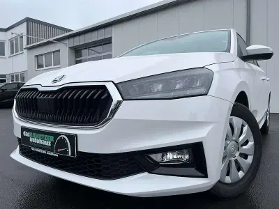 Gebraucht Skoda Fabia Active 65 PS (47 kW) 2023 Weiß Kleinwagen