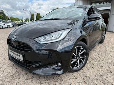 Gebraucht Toyota Yaris Hybrid Team 116 PS (85 kW) 2022 Schwarz Limousine