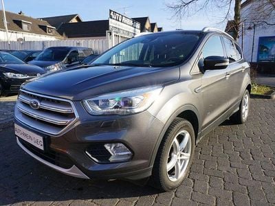Grau Gebraucht 2017 Ford Kuga Titanium SUV | 9.490 € (Guter Preis)