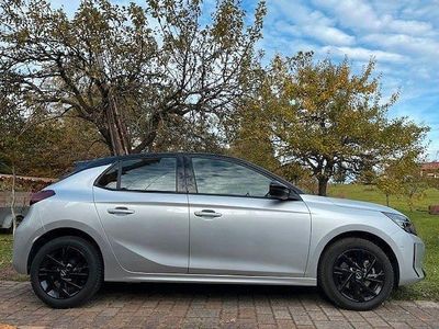 Silber Gebraucht 2024 Opel Corsa Limousine | 16.600 € (Fairer Preis)