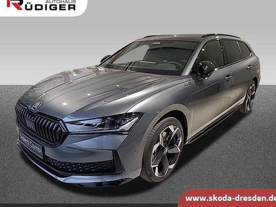 Neu Skoda Superb SportLine 150 PS (110 kW) 2026 Grau Kombi
