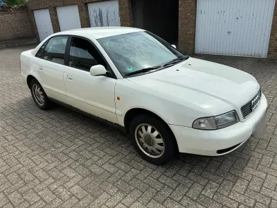 Gebraucht Audi A4 Basis 102 PS (75 kW) 1998 Weiß Limousine