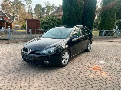 Gebraucht VW Golf VII Match 105 PS (77 kW) 2013 Schwarz Kombi