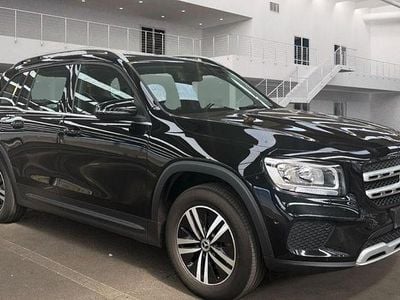 Mercedes GLB180
