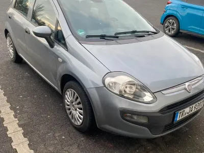 Brugt Fiat Punto 90 HK (66 kW) 2010 Grå Hatchback