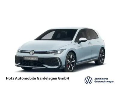 Gebraucht VW Golf VIII GTE 177 PS (130 kW) 2025 Crystal ice blue metallic Limousine