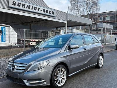 Używany Mercedes B200 156 KM (114 kW) 2012 Szary Minivan