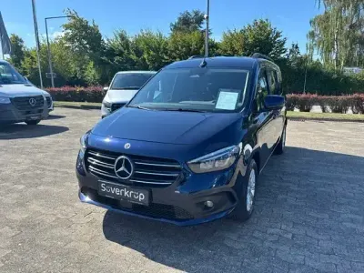 Gebraucht Mercedes T180 Progressive 131 PS (96 kW) 2025 Andere Van / Kleinbus