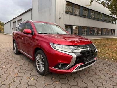 Gebraucht Mitsubishi Outlander P-HEV 135 PS (99 kW) 2021 Rot SUV
