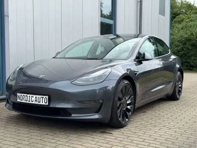 Gebraucht Tesla Model 3 Performance 392 kW (534 PS) 2022 Midnight silver metallic Limousine