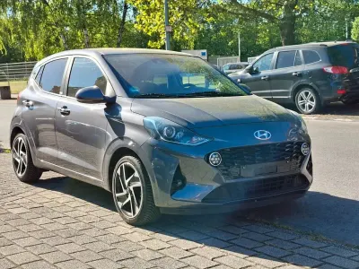 Gebraucht Hyundai i10 Trend 84 PS (61 kW) 2022 Grau Kleinwagen