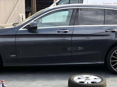Grau Gebraucht 2015 Mercedes C250 AMG line Kombi | 21.600 € (Etwas zu teuer)